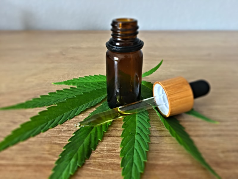 Amber glass tincture bottle